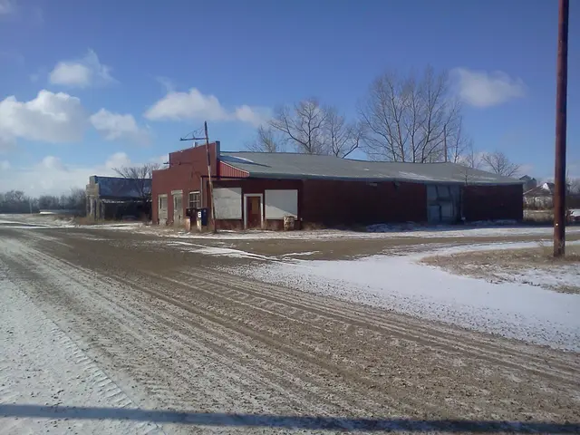 Abandoned storefront in Bromhead